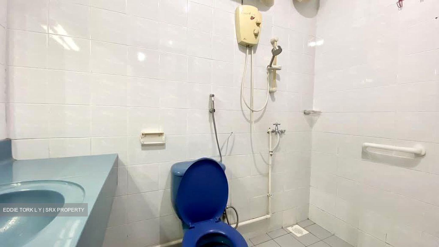 Blk 285A Toh Guan Road (Jurong East), HDB Executive #563954811